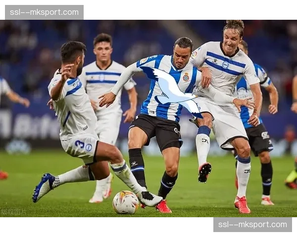 西甲联盟宣布下赛季启用新越位判罚系统，或影响防守线部署习惯