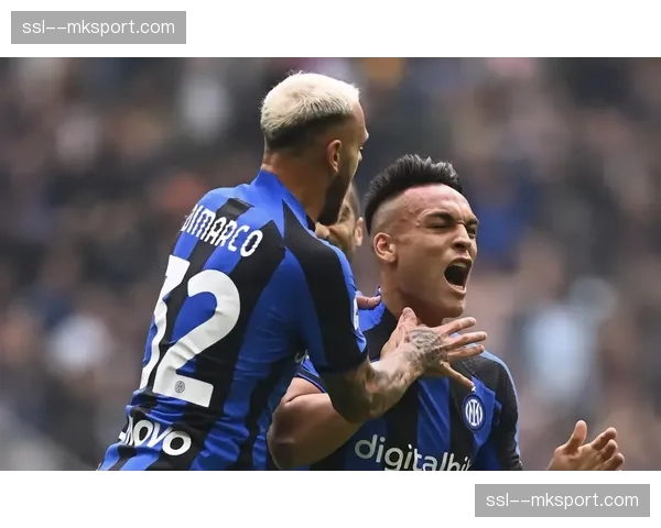 通讯：萨勒尼塔纳保级关键战失利，球迷在主场看台久久不愿离去