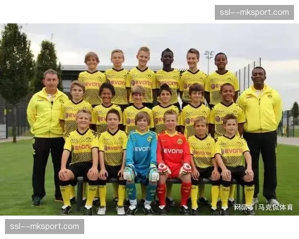 青训输血保级战：德甲保级区球队自家青训球员出场时间调查